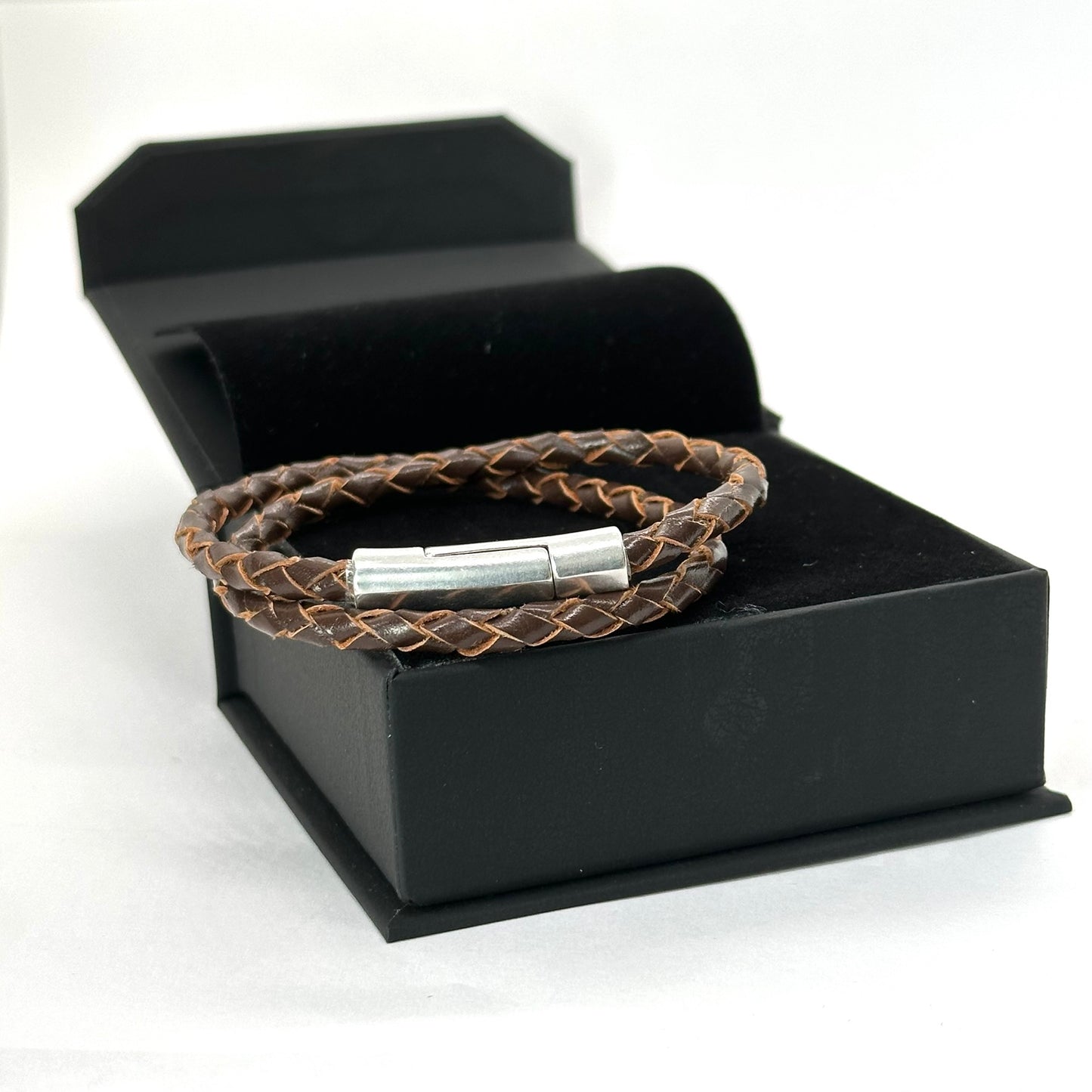 Pulsera Armonti | Joyería Artesanal para hombre | cuero italiano natural trenzado y plata | cuero trenzado y plata