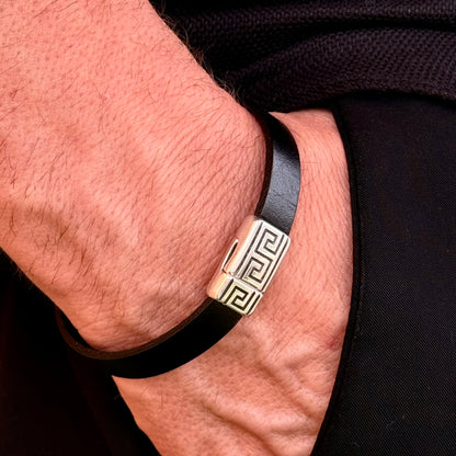 Pulsera Armonti | Joyería Artesanal para hombre | cuero italiano natural plano y plata | cuero plano y plata