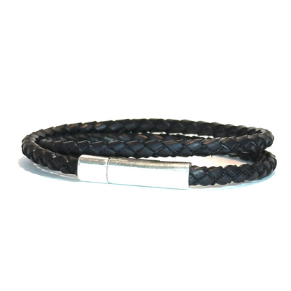 Brown braided leather and macramé bracelet: elegance and timeless style