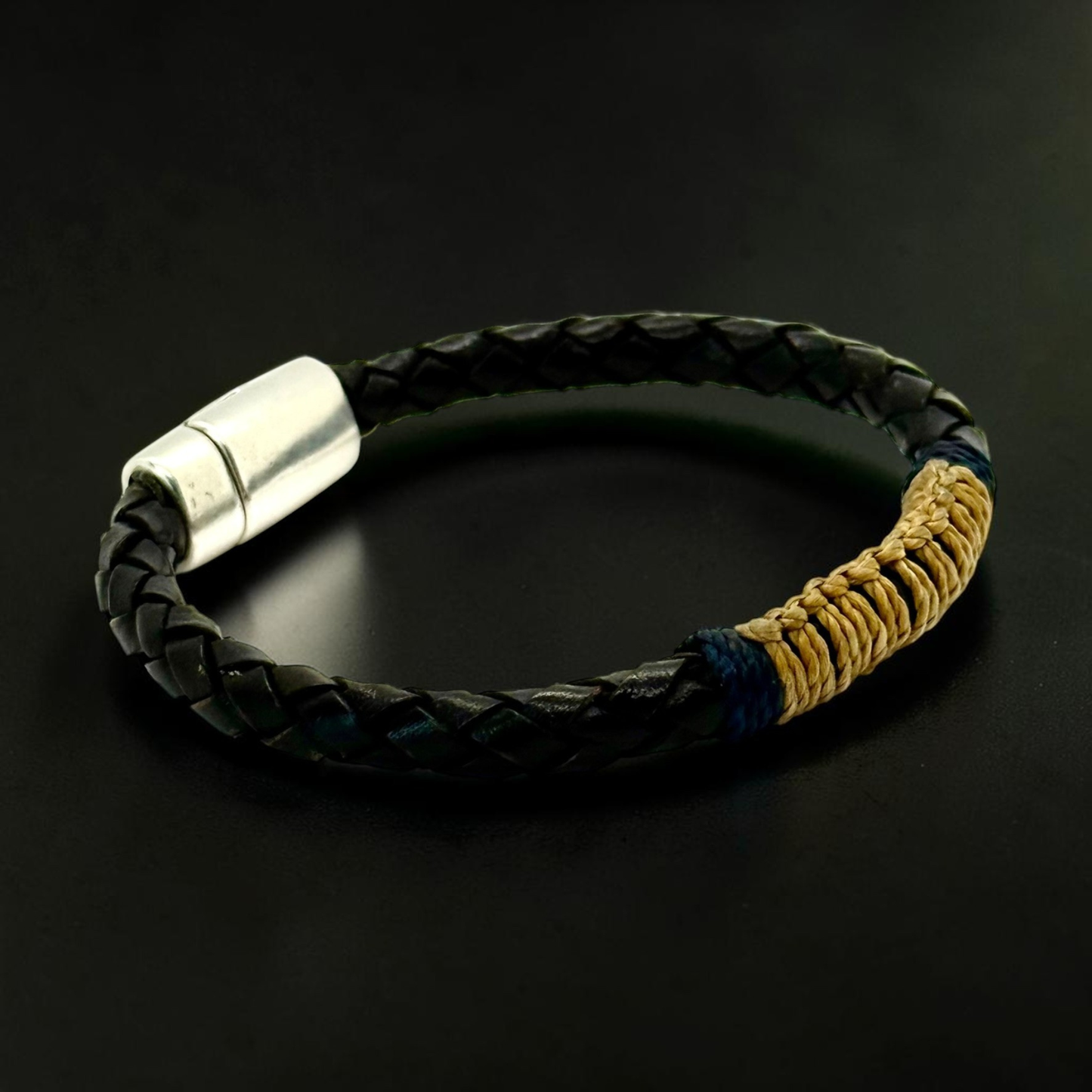 Pulsera en cuero trenzado italiano y macramé de 6mm para hombre