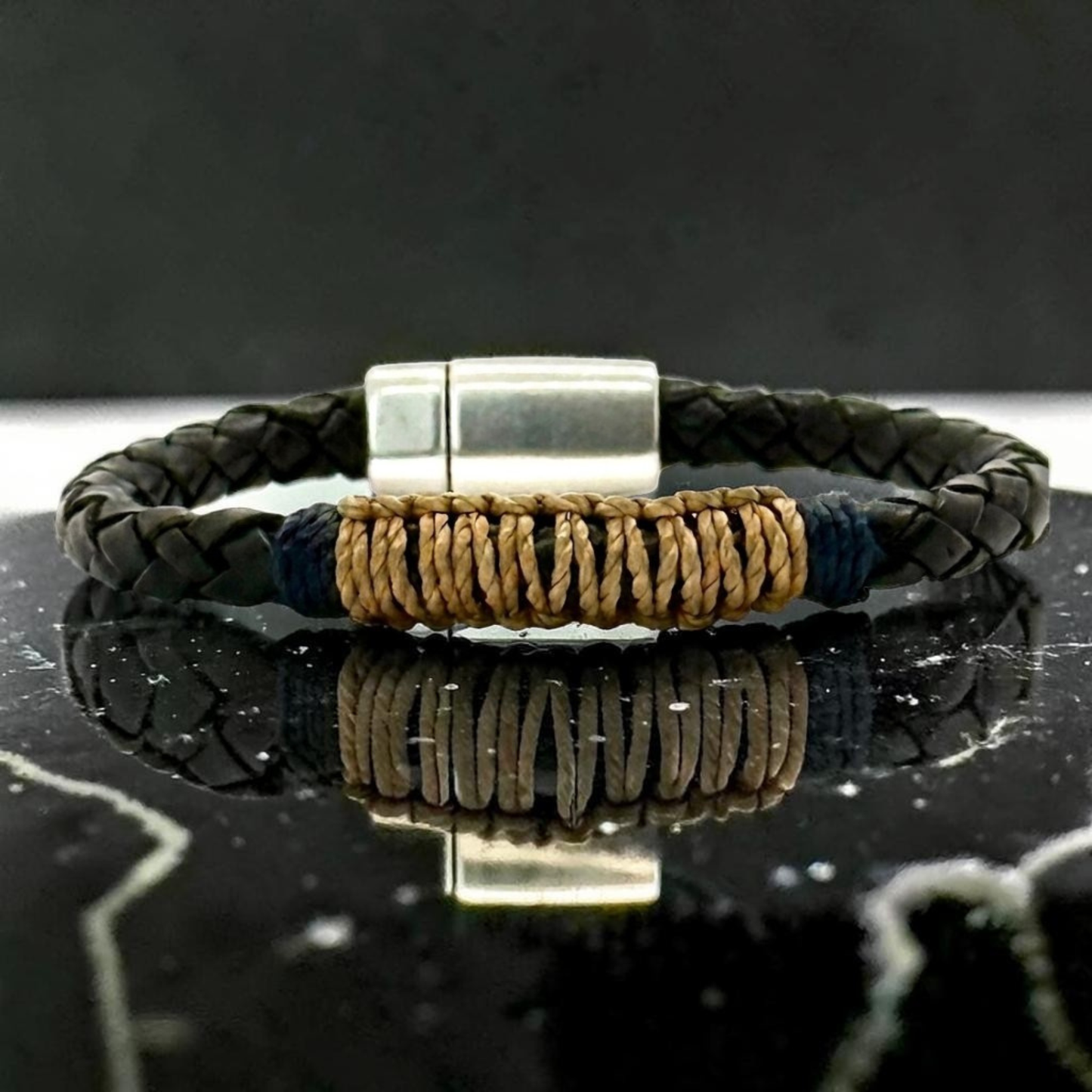 Pulsera en cuero trenzado italiano y macramé de 6mm para hombre