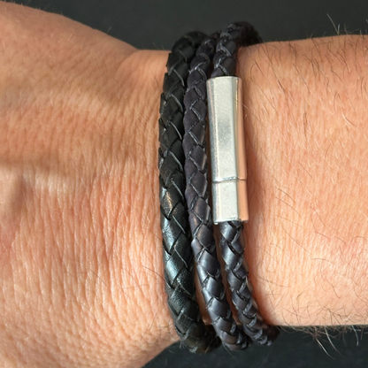 Pulsera Armonti | Joyería Artesanal para hombre | cuero italiano natural trenzado y plata | cuero trenzado y plata