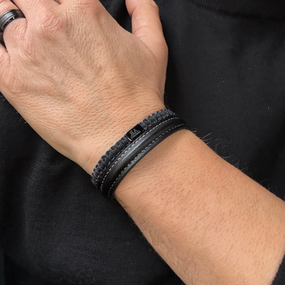 Braided Leather and Macramé Bracelet: Elegance and Timeless Style
