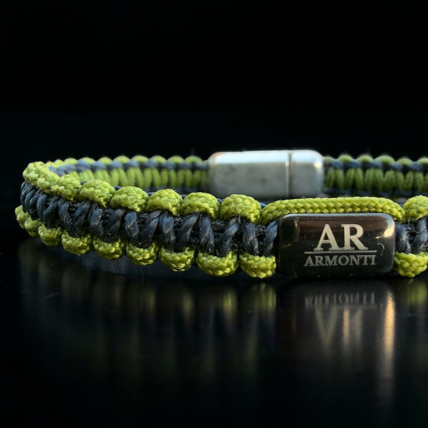 Pulsera MACRAMÉ negra y verde hombre