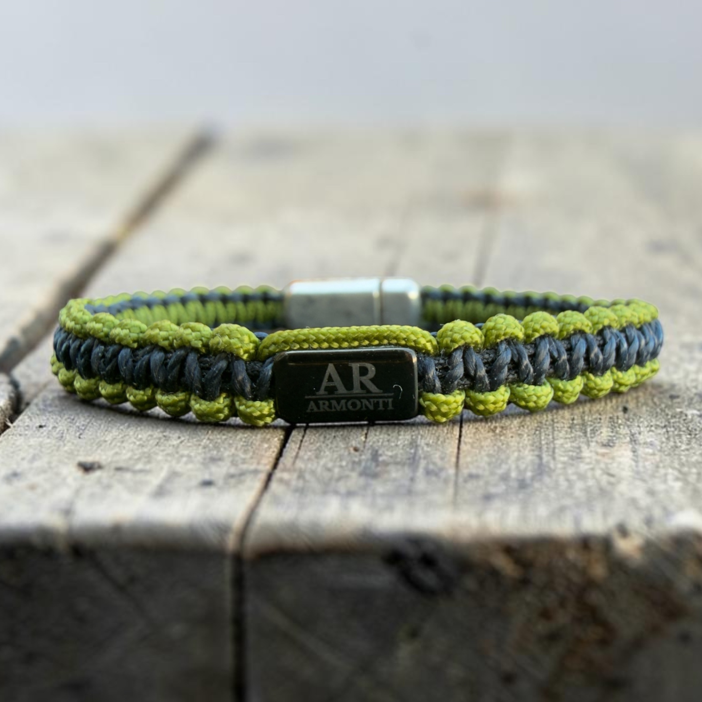 Pulsera MACRAMÉ negra y verde hombre
