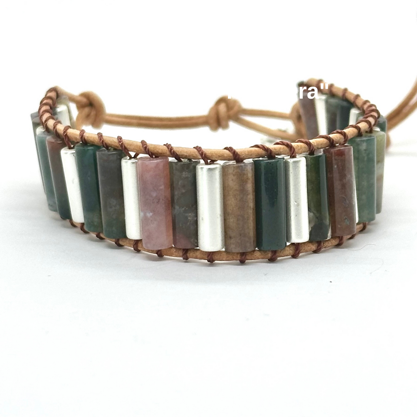 Pulsera de Jade Verde Vivo Joyería Artesanal para Mujeres Inspirada en la Naturaleza
