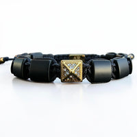 Pulsera de Ónix Negro Mate cuadrada oro 18k para Mujer