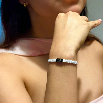 Pulsera blanca de MACRAMÉ para mujer